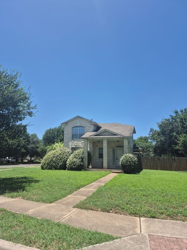 Building Photo - Spacious 3 bd home in a wonderful community.