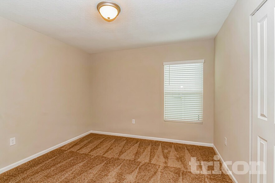 Building Photo - 11351 John Rutledge Pl