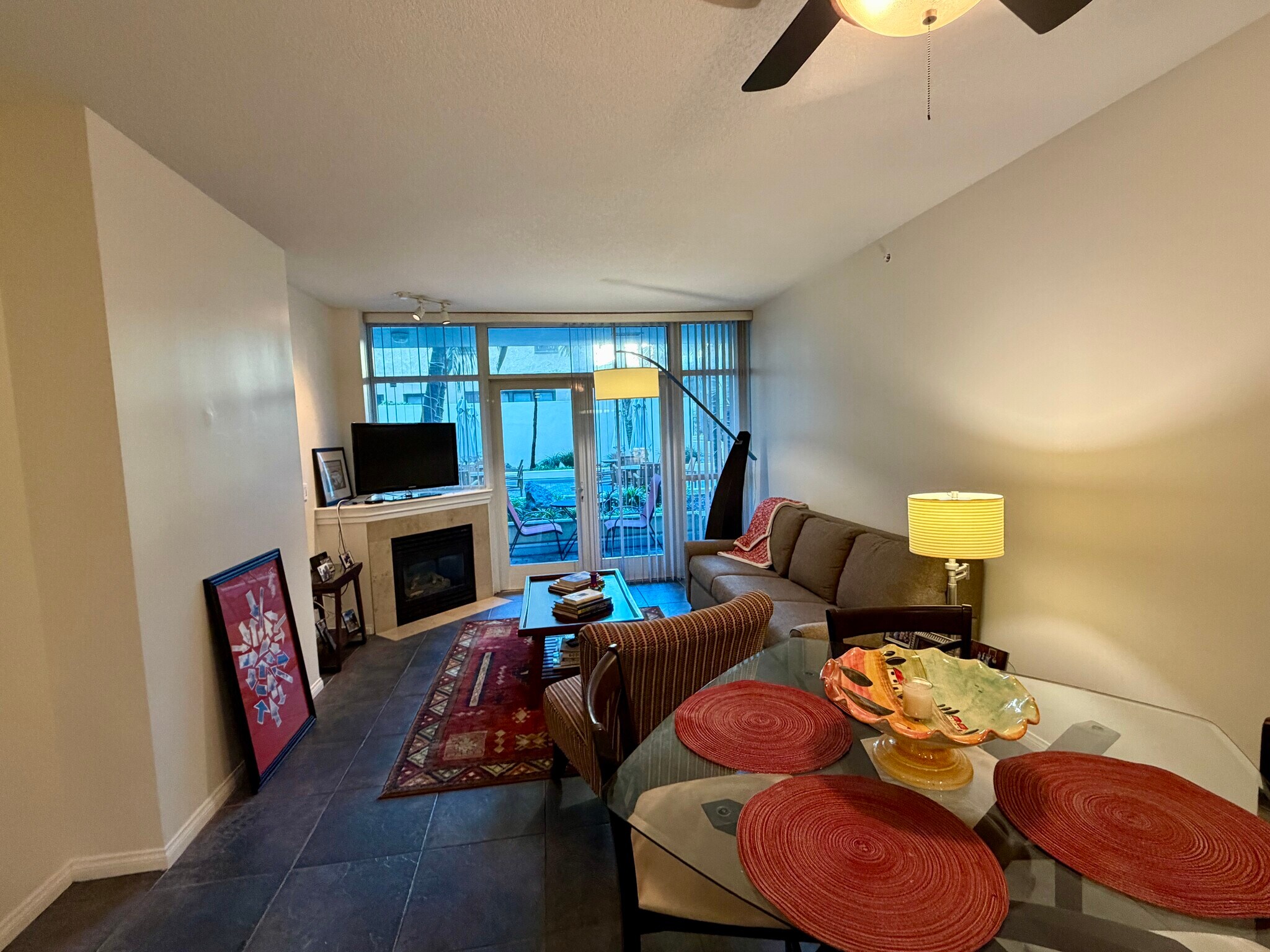 Building Photo - 850 Beech St