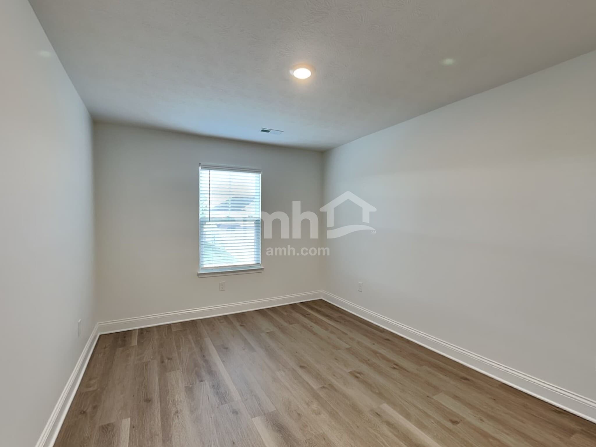 Building Photo - 9154 Henley Ave