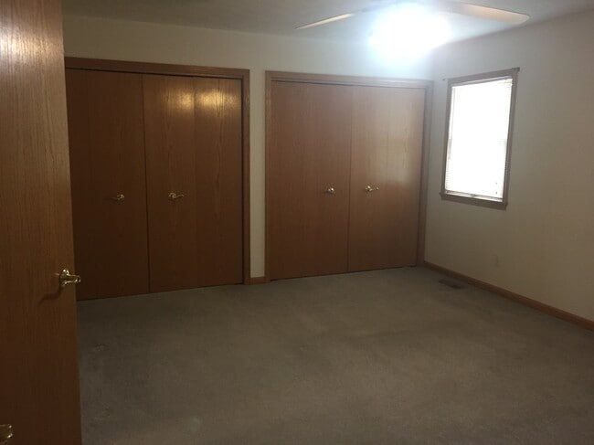 Building Photo - 1184 Huron Ct