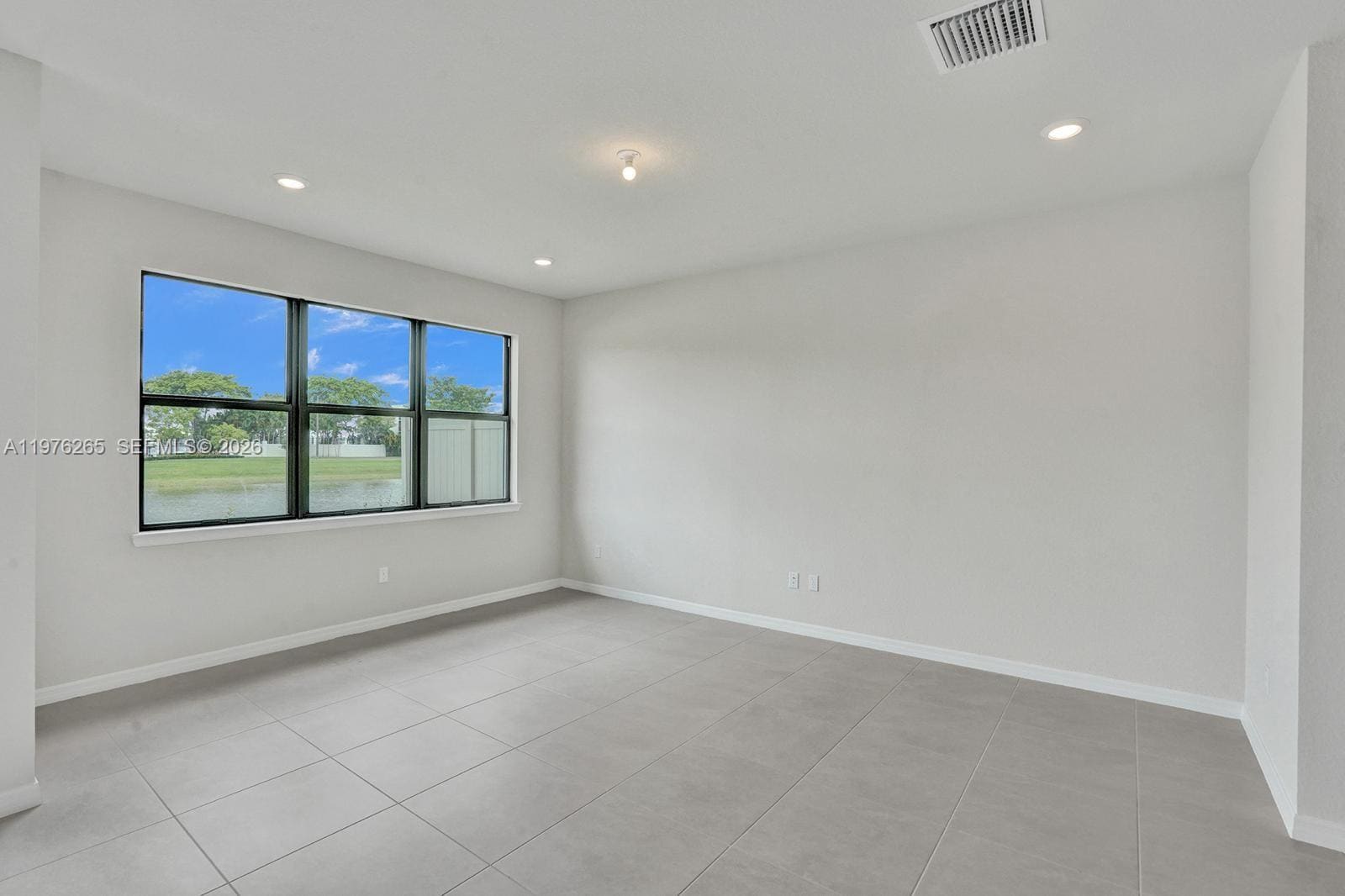 Building Photo - 2202 Appleton Cir S