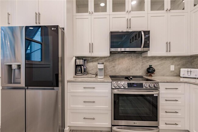 Building Photo - 6042 W Peppertree Way