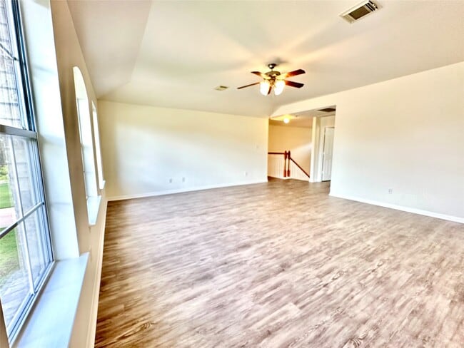 Building Photo - 25311 Clover Ranch Dr
