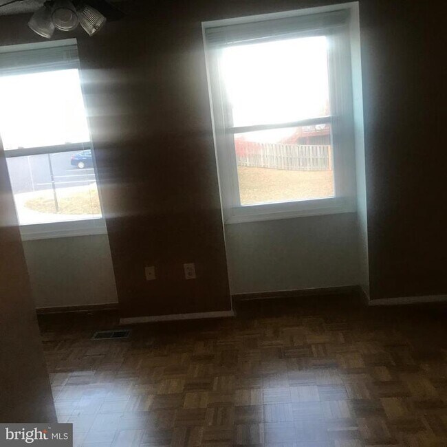 Building Photo - 8424 Lazy Creek Ct