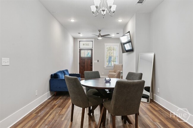 Building Photo - 537 E Congress St