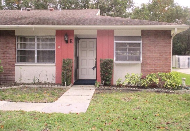 Building Photo - 2225 Lark Cir W