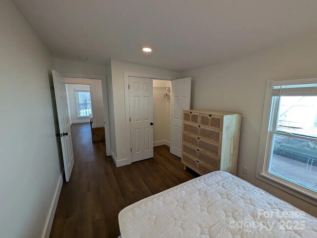 Building Photo - 24 Woodrow Ave