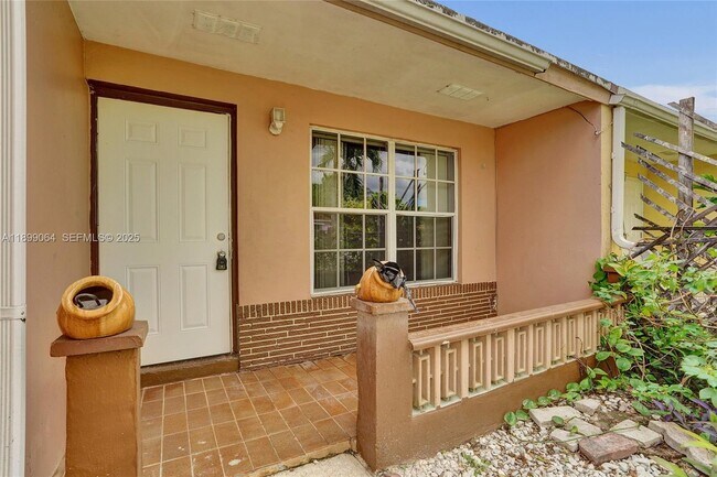 Building Photo - 6860 SW 18th Ct