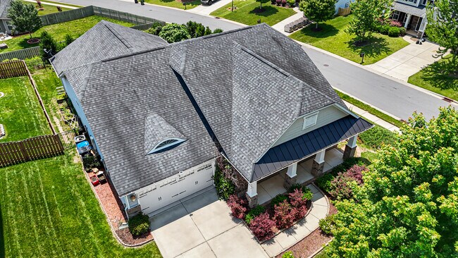 Building Photo - 4006 Fall Oak Terrace