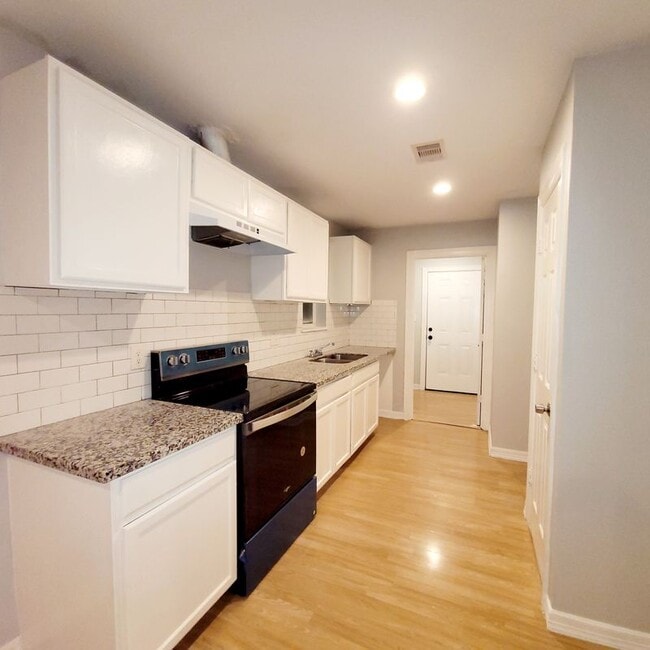 Building Photo - 7608 E Magnolia, B