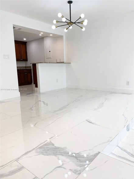 Building Photo - 316 Poinciana Island Dr