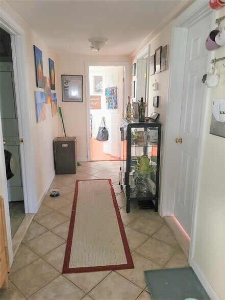 Primary Photo - 5 Clyde St