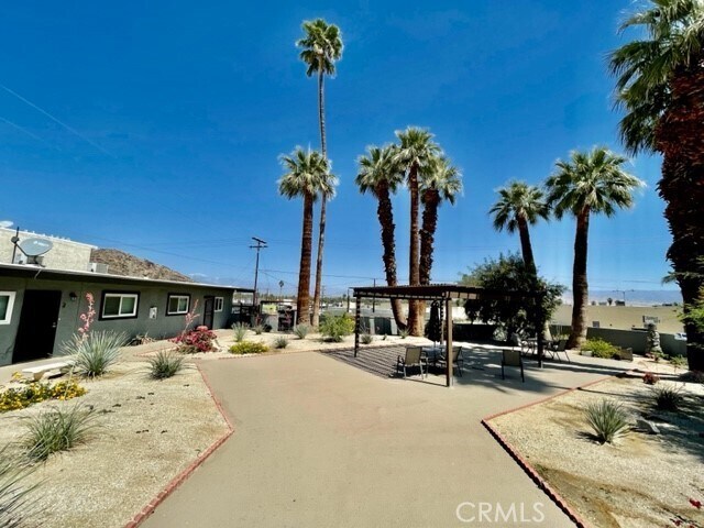 Building Photo - 36947 Melrose Dr