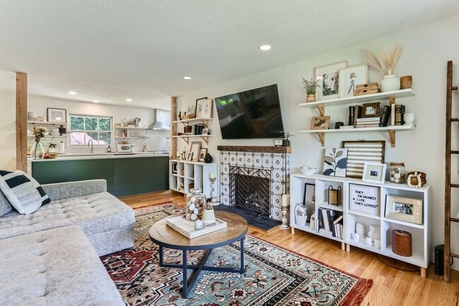 Building Photo - Cedar Hills 3 Bedroom, 2.5 Bathroom Ranch