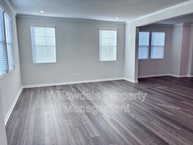 Building Photo - 514 Light Oak Wy