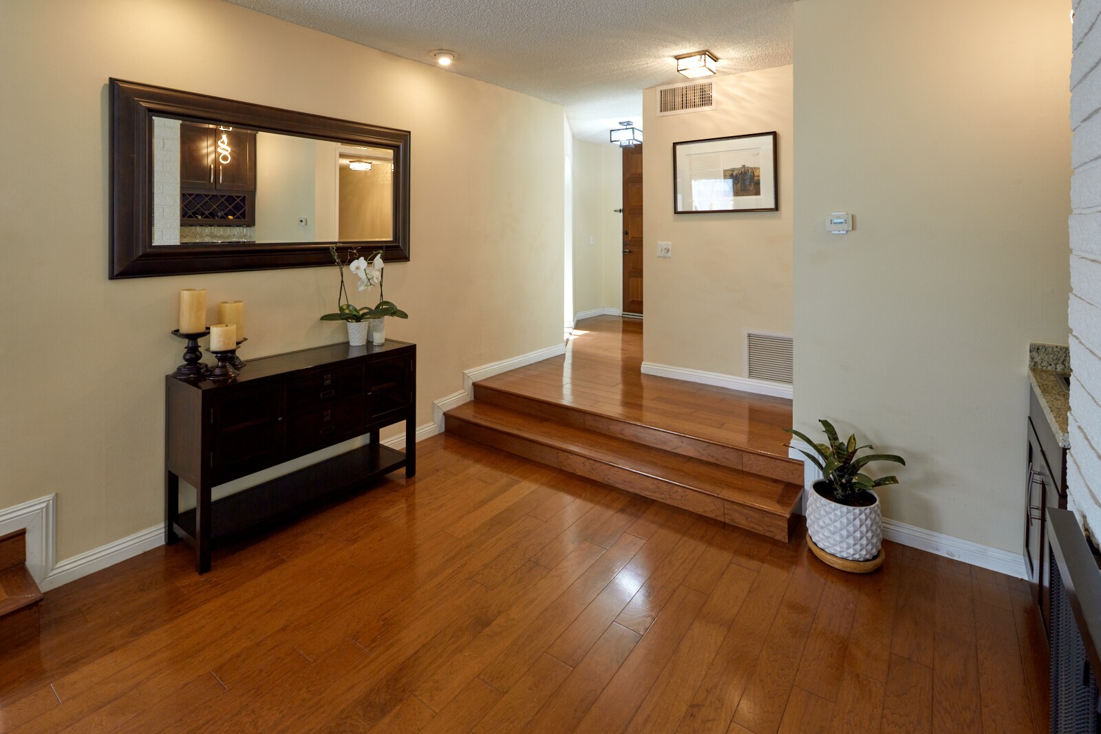 Building Photo - 817 10th St