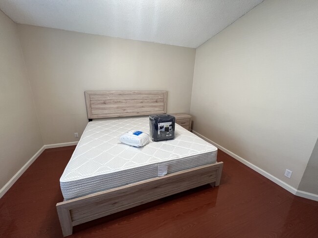 Master bedroom - 3345 Gingerwood Rd