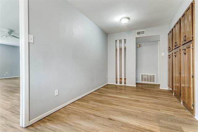 Building Photo - 830 Meadowlark Dr