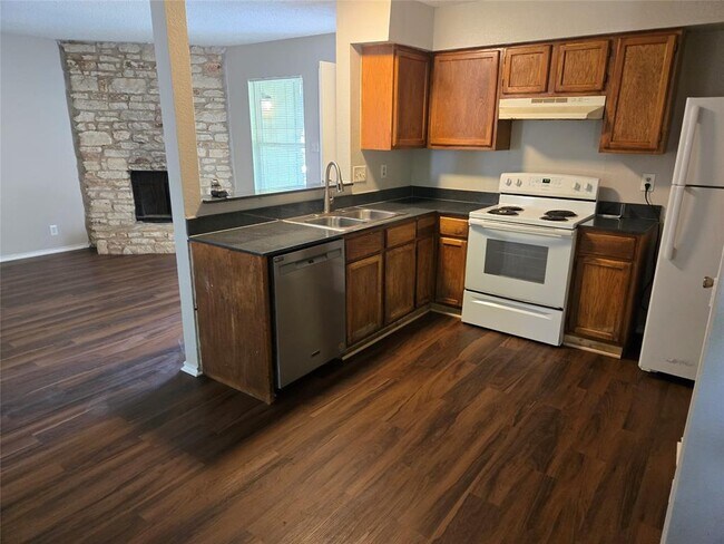 Building Photo - 10207 Brownie Dr