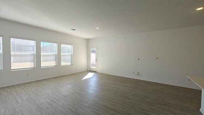 Building Photo - 106 Arbordale St