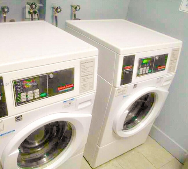 Building Photo - 498 NW 165th St