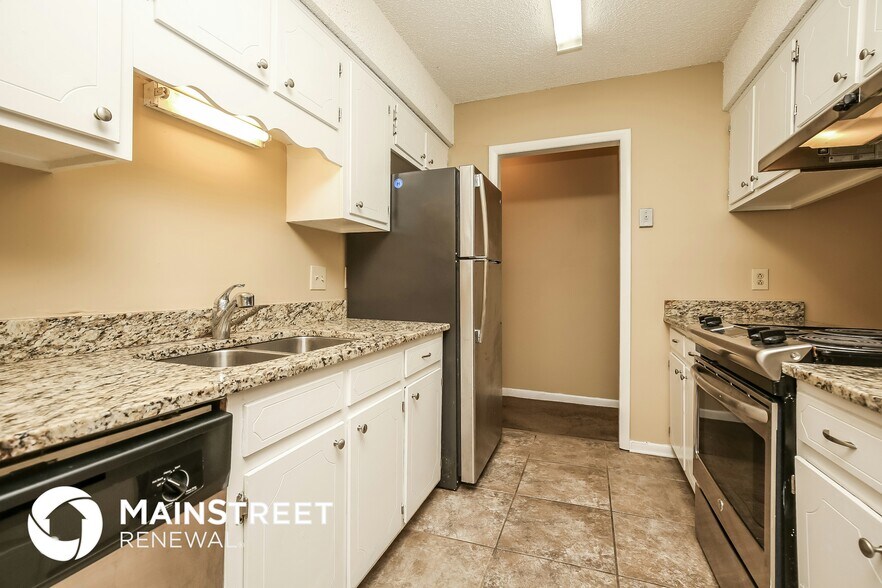 Building Photo - 208 New Towne Ct