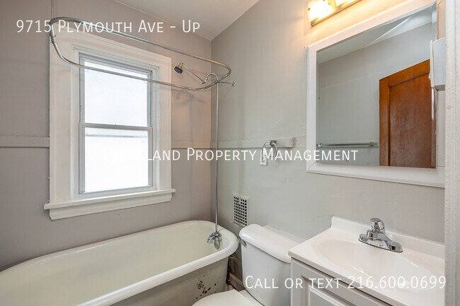 Building Photo - 9715 Plymouth Ave