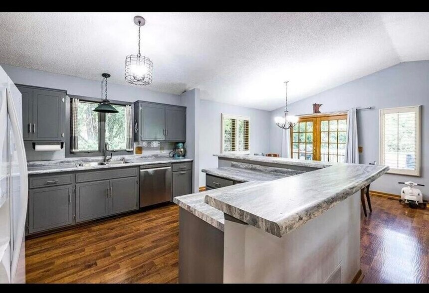 Building Photo - 14803 Peteler Ln