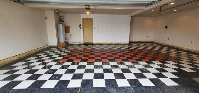 Building Photo - 164 E Linmar Dr