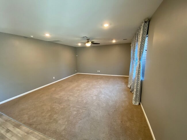 Building Photo - Beautiful home in desirable neighborhood for rent in Visalia CA