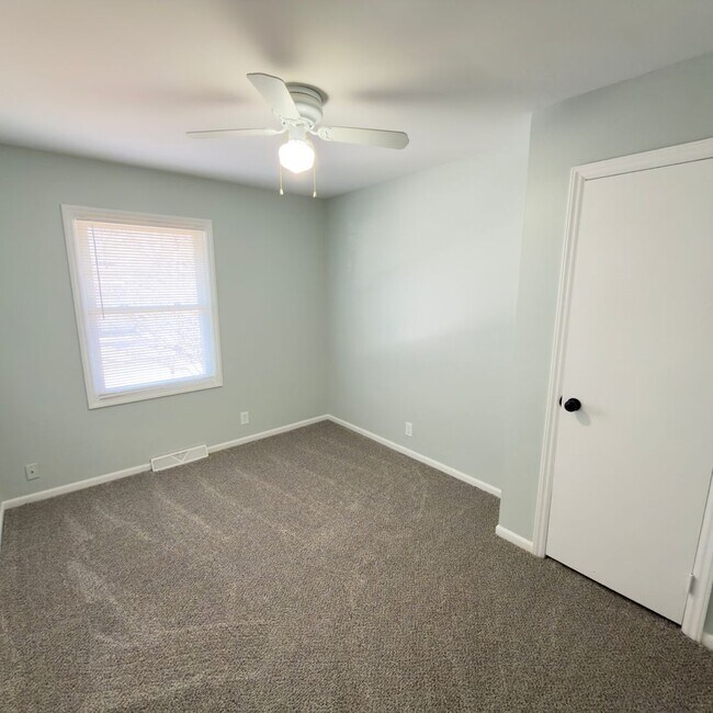 Building Photo - 3 Bedroom Home In Kentwood Schools!