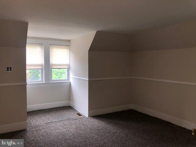 Building Photo - 920 Collings Ave