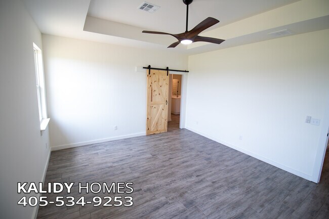 Building Photo - 17584 Salma Rd