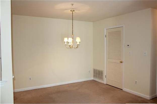 Building Photo - 1335 Waterford Dr