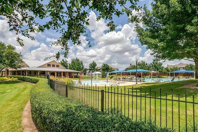 Building Photo - 9600 Fox Hill Dr