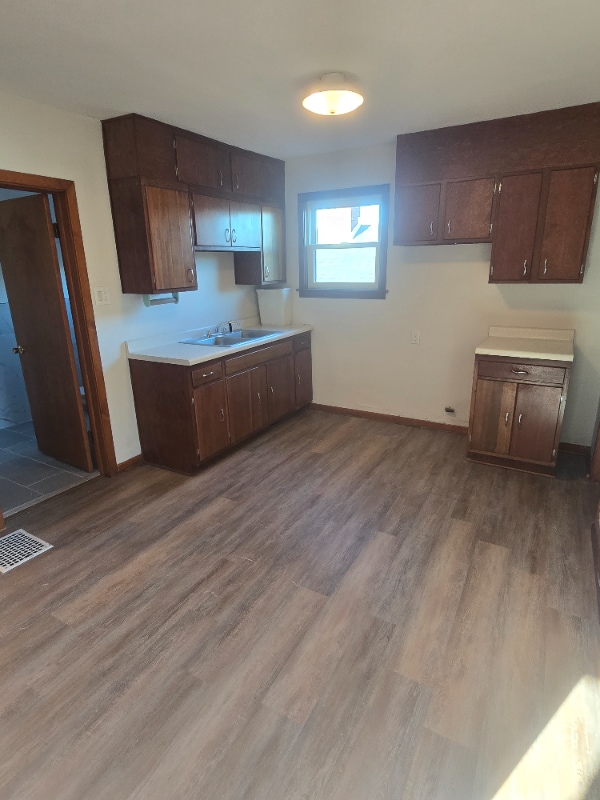 Building Photo - 1718 Lake Ave