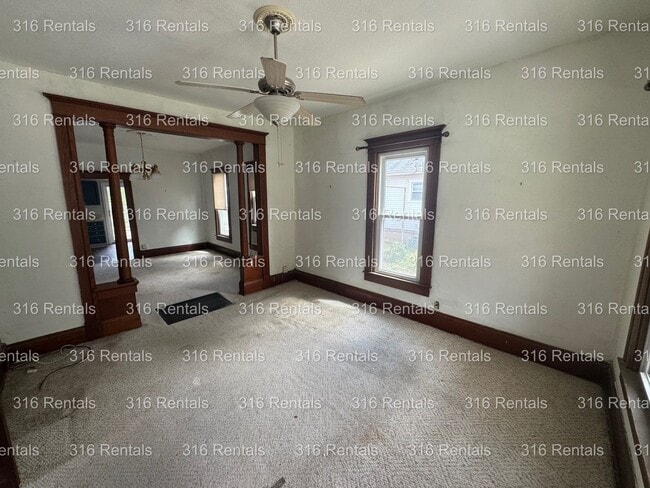 Building Photo - $845 - 2bed 1 bath - Single Family Home