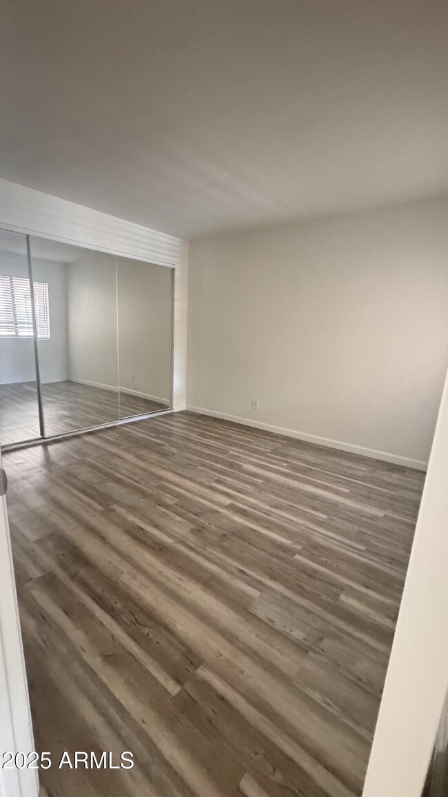 Building Photo - 4850 E Desert Cove Ave