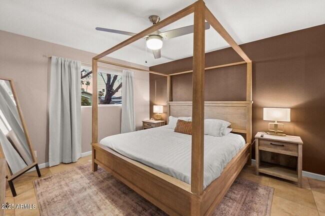 Building Photo - 6419 E Cambridge Ave