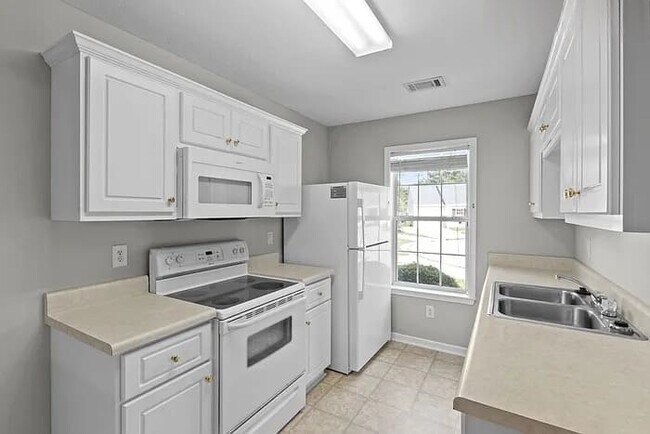 Building Photo - 423 Elders Pond Cir