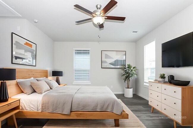 Building Photo - 333 N Centro Cir