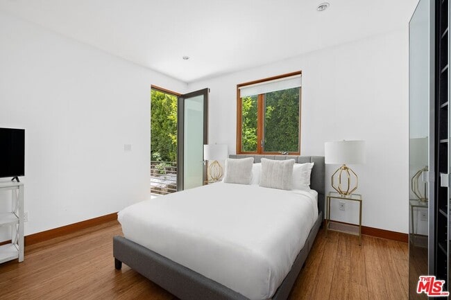 Building Photo - 2437 Apollo Dr