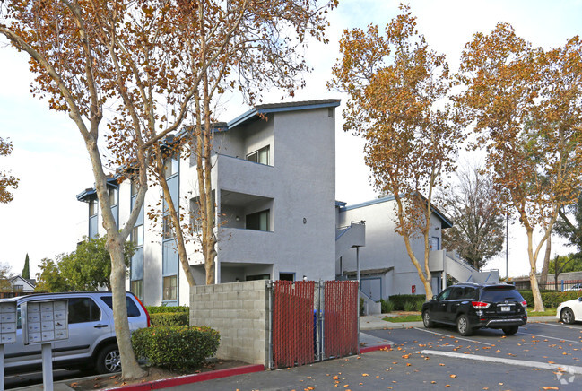 Building Photo - Bayshore Estates