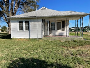 Building Photo - 1717 E North St