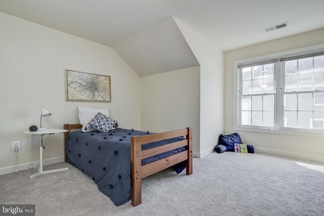 Building Photo - 610 Eden Pl