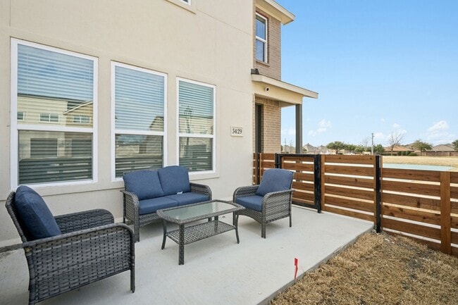 Building Photo - 3438 Taas Dr