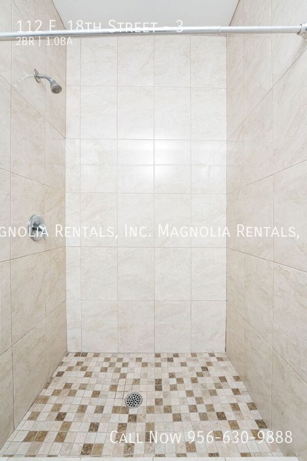 Building Photo - 112 E 18th St