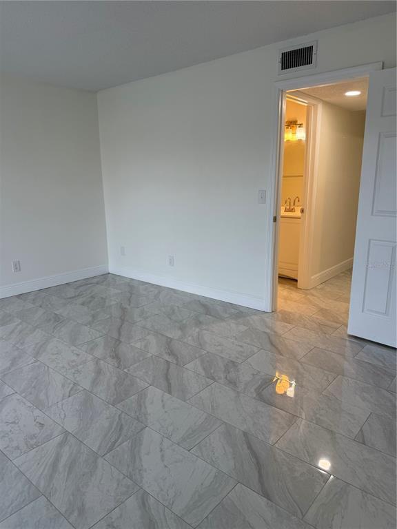 Building Photo - 9201 Tudor Dr