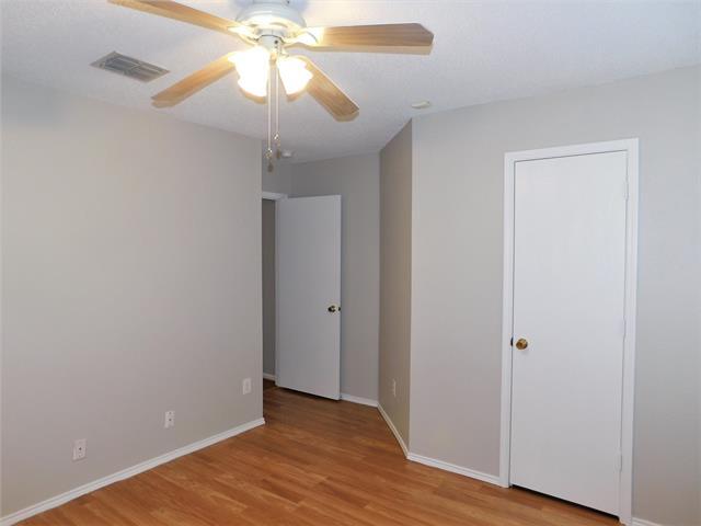 Building Photo - 1404 Wenatchee Dr